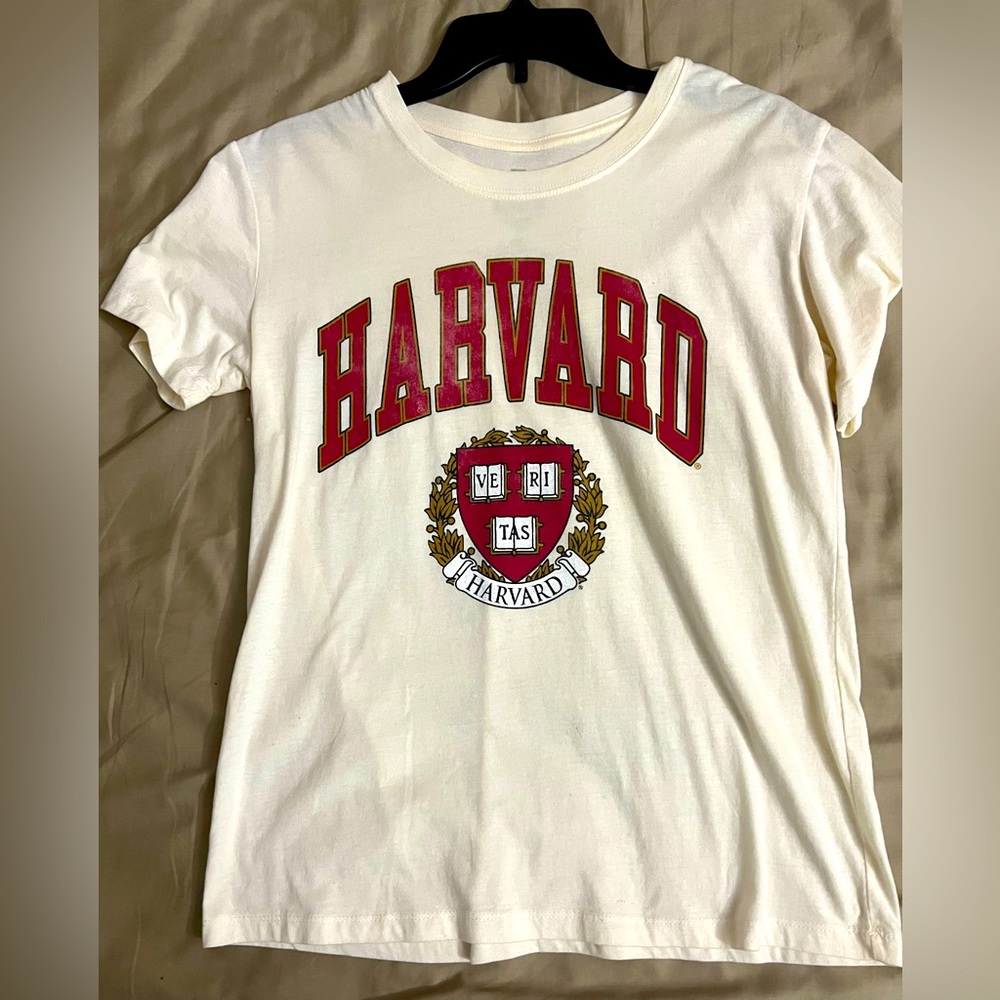 Harvard t-shirt size Medium